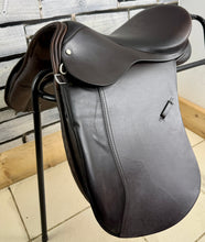 Load image into Gallery viewer, 16 1/2” Medium Colt Saddlery WH Saddle -Brown- Show Hack/ROR