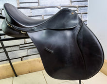 Load image into Gallery viewer, 17 1/2” Medium/Changeable Gullet Bates Caprilli GP Saddle - Black