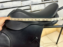 Load image into Gallery viewer, 15 1/2” MW Jackie Roberts GP Saddle - Black