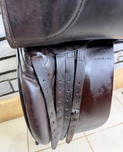 Load image into Gallery viewer, 18” XW Olney (Fylde Marjory) Suede Show/Working Hunter Saddle -Brown- Suede Top