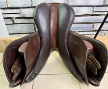 Load image into Gallery viewer, 17” +1 (MW) Equipe Synergy Jump Saddle - Brown - Double Flap