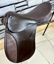 Load image into Gallery viewer, 15 1/2” MW Black Country Pony GP Saddle - Brown