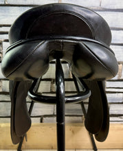Load image into Gallery viewer, 17 1/2” MW Albion K2 GP Saddle - Black -Big Blocks- Mega Comfy