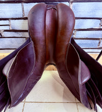 Load image into Gallery viewer, 17 1/2” B/29 (Medium) Stubben Siegfried II Jumping/XC Saddle - Brown