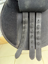 Load image into Gallery viewer, 16” Wide/Changeable Gullet Thorowgood Maxam Pony GP Saddle - Black