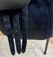 Load image into Gallery viewer, 18” Narrow Albion K2 TB GP Saddle - Black