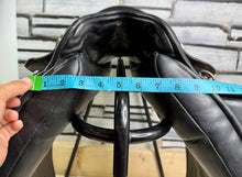 Load image into Gallery viewer, 17 1/2” MN Albion Ultima Dressage Saddle - Black