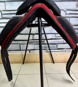 15” Zain Tack Treeless Pony Saddle - Red/Black