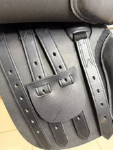 Load image into Gallery viewer, 15” Medium Leather Pony GP/Jump Saddle - Black - Point &amp; Balance Straps