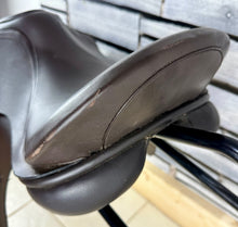 Load image into Gallery viewer, 17 1/2” Medium Silhouette Midas High Wither GP Saddle - Brown