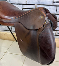 Load image into Gallery viewer, 17 1/2” Medium Santa Cruz Jump Saddle - Brown