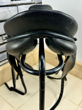 Load image into Gallery viewer, 17” Medium Kieffer Wien DL Dressage Saddle - Black