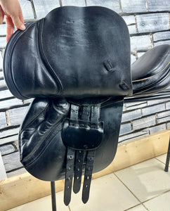 17” Medium Black Country Jump Saddle - Black