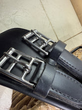 Load image into Gallery viewer, S/H 75cm/30” Prestige Doughnut RP Leather Girth - Black