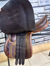 Load image into Gallery viewer, 14” Wide Lovatt &amp; Rickets Pony Saddle - Brown