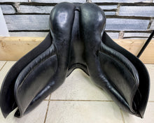 Load image into Gallery viewer, 15” Wide Forrester Pony GP Saddle - Black - Deep Seat, Good Blocks - English Made
