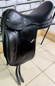 17 1/2” MW Hockenden Saddlery Monoflap Dressage Saddle - Black