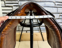 Load image into Gallery viewer, 17” Wide Palaton Derby House Show Ring Mark II Working Hunter Saddle - Brown
