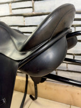 Load image into Gallery viewer, 17 1/2” Wide-XW Ideal Suzannah Dressage Saddle - Black - Excellent Condition - Big Blocks