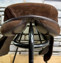 Load image into Gallery viewer, 17” MW English GP/Jump Saddle - Brown