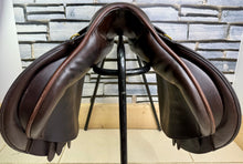 Load image into Gallery viewer, 17” Medium Farrington Burford Event Saddle - Brown