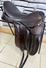 Load image into Gallery viewer, 17” Wide Black Country Vinici Monoflap Dressage Saddle - Brown