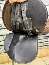 Load image into Gallery viewer, 17” MW/Changeable Gullet Thorowgood Cob Plus GP Saddle - Brown