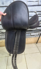 Load image into Gallery viewer, 16” Hi-Lite Elite Pony Dressage Saddle - Black