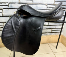 Load image into Gallery viewer, 17 1/2” Wide Greyfriers Saddle Company English GP Saddle - Brown