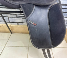 Load image into Gallery viewer, 16” Hi-Lite Elite Pony Dressage Saddle - Black