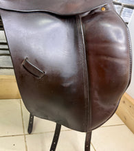 Load image into Gallery viewer, 17 1/2” MW Ideal Suzannah Dressage Saddle - Brown