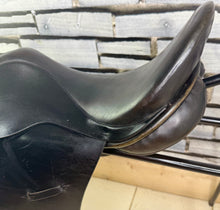 Load image into Gallery viewer, 18” Wide Ideal Apex GP Saddle - Black