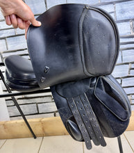 Load image into Gallery viewer, 16” Medium (33) Prestige John Whitaker Junior Pony Jumping Saddle - Black