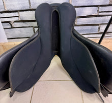 Load image into Gallery viewer, 17” MW Thorowgood Maxam GP Saddle - Black