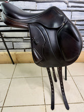 Load image into Gallery viewer, 17” +1 (MW) Equipe Synergy Monoflap Jump Saddle - Brown -2018