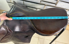 Load image into Gallery viewer, 17 1/2” 28 (MN) Stubben Siegfried C.S. Jump Saddle - Brown