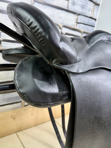 17” Wide Trapezius Panel Long Strap Saddle - Black