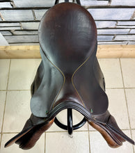 Load image into Gallery viewer, 17” 30 (MW) Stubben Siegfried GP Hunting Saddle - Brown - Suede Knees