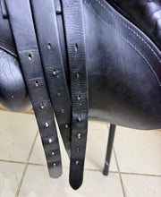 Load image into Gallery viewer, 17 1/2” MW Albion K2 Jump Saddle - Black -Big Blocks- Mega Comfy
