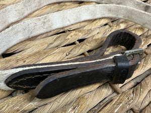 S/H In-hand Showing Lead - White Web