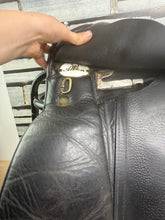 Load image into Gallery viewer, 17” Medium Albion Style Dressage Saddle - Black