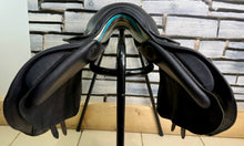 Load image into Gallery viewer, 16 1/2” Wide (AO) Voltaire Palm Beach 2024 Jump Saddle - Black - FIN Panel