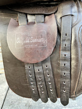 Load image into Gallery viewer, 16 1/2” MW Oakfield WH/VSD Saddle - Brown