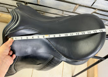 Load image into Gallery viewer, 17” MW-Wide Symmonds Cambridge GP Saddle - Black - Flat Tree - Suit a Connie or Cob