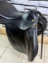 Load image into Gallery viewer, 17” Wide Farrington/Shires GP Saddle - Black