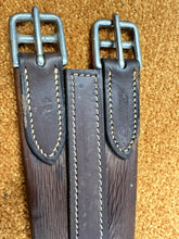 Load image into Gallery viewer, S/H Jeffries Traditional Baghide Leather Show Girth - Brown - 46”