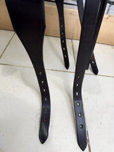 Load image into Gallery viewer, 17” MW Black Country Vinici Monoflap Jump Saddle - Brown - Flocked Close Contact