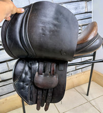 Load image into Gallery viewer, 17 1/2” Medium Black Country Wexford Jump Saddle - Brown