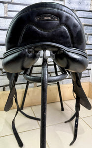 17” Medium Prestige Engelke D2 Dressage Saddle - Black