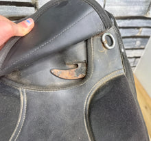 Load image into Gallery viewer, 16” Hi-Lite Elite Pony Dressage Saddle - Black